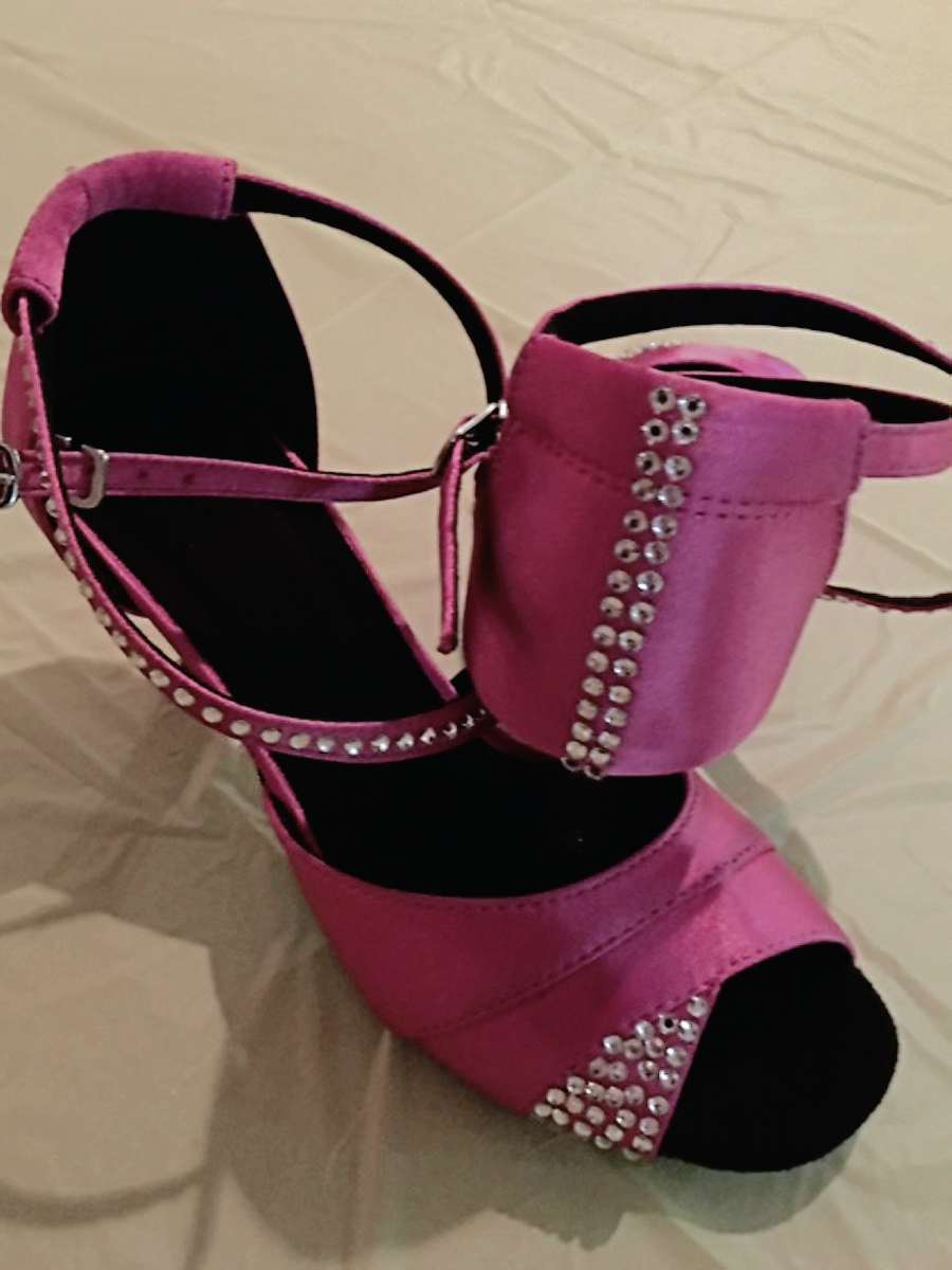 Dancing the night away Our Communities