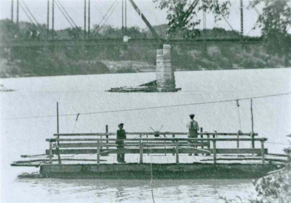 Submitted photo
For 45 years Headingley residents used this ferry to cross the Assiniboine River until a wooden bridge was built in 1915.