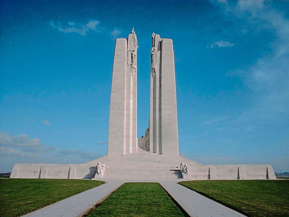 Vimy Ridge Monument France : The Vimy Ridge Memorial in France – DDVLNE