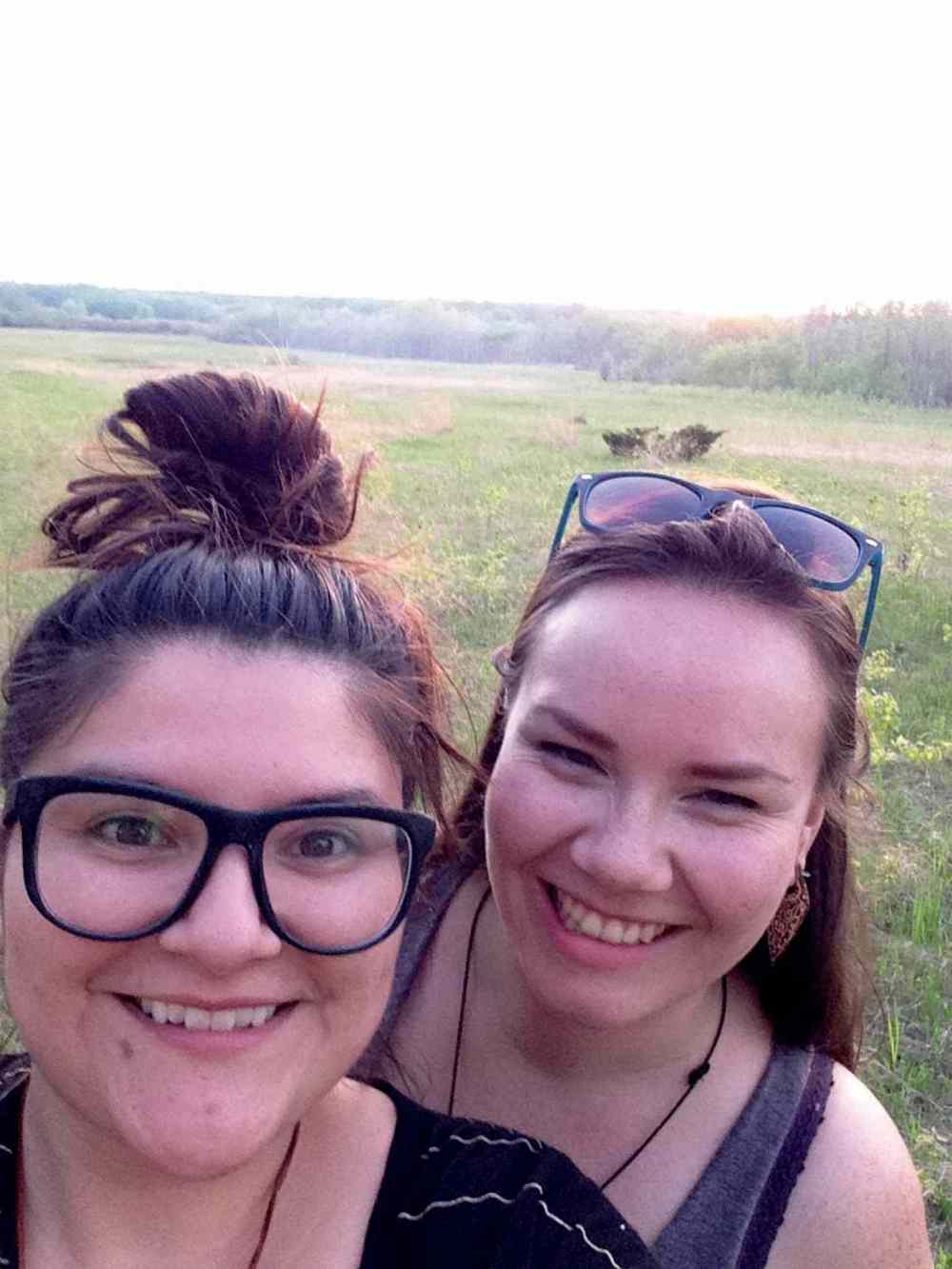 Supplied photo
Bre Little (left) and Becca Taylor are inviting Winnipeg Folk Festival attendees to participate in their art project “Weaving Together” in which people build a Navajo-style loom together.