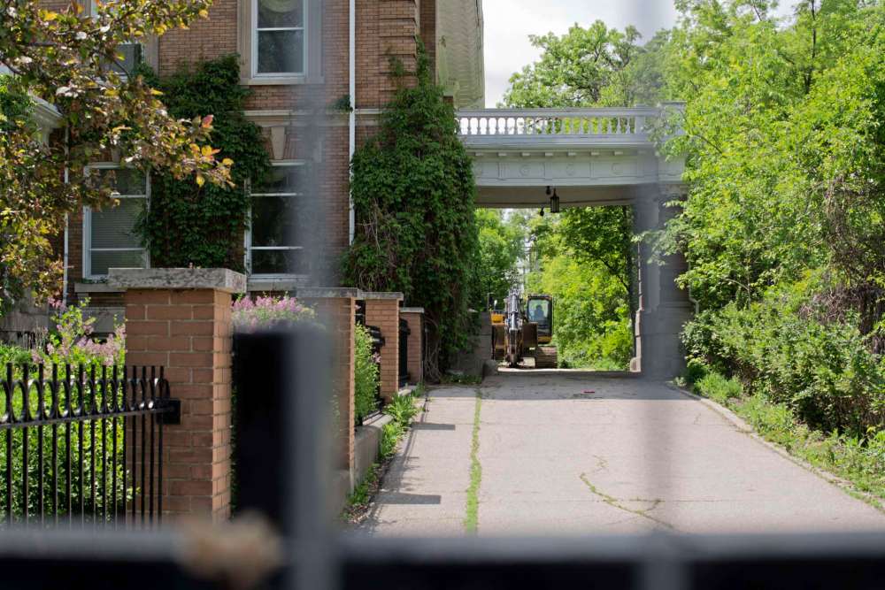 Danielle Da Silva - Sou'wester
Neighbours of 514 Wellington Cres. pledged to picket the property until demolition machinery was removed from the lot.