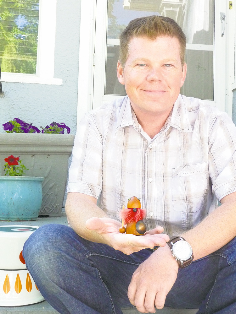 Photo by Evan Comstock
Shawn Sanders caught the collecting bug after moving to Winnipeg from Colorado. Now he loves the city’s thrift stores.