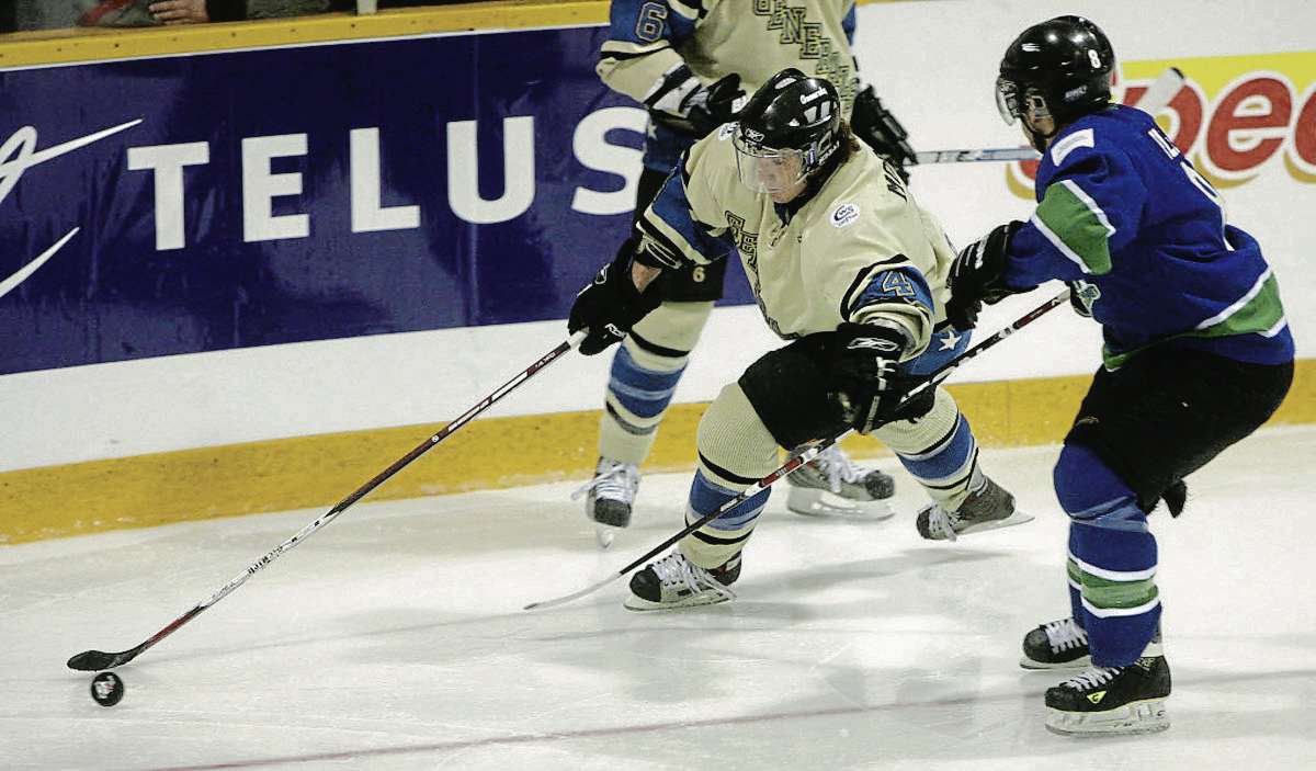 Vying for senior amateur hockey supremacy Our Communities