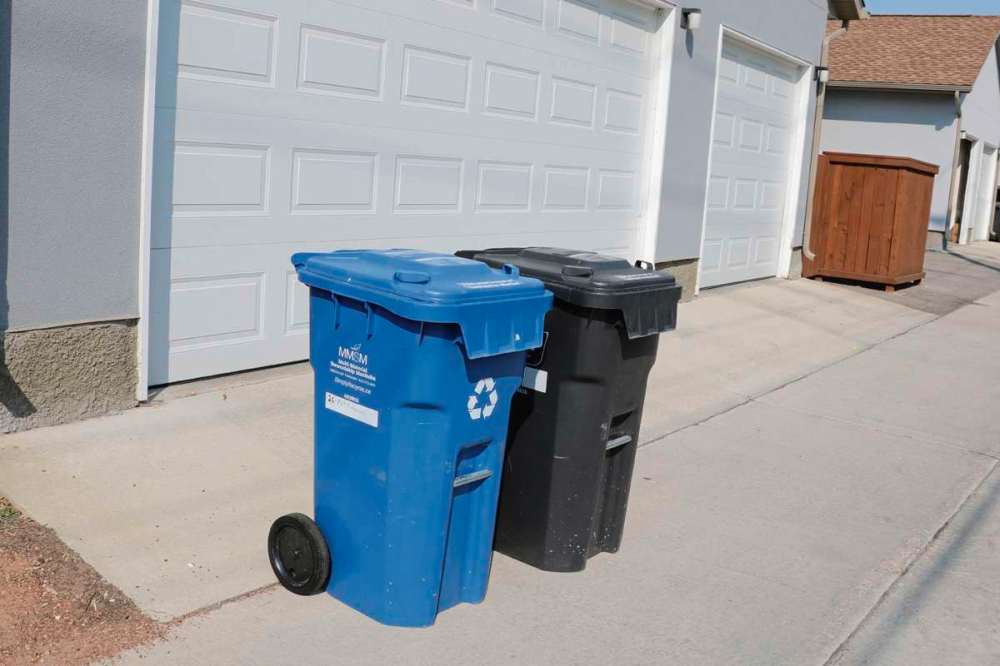 Don’t to put out the trash Our Communities