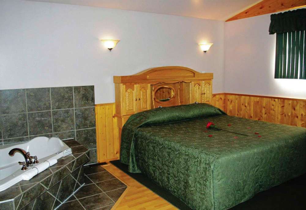 Photo by RoseAnna Schick
With Valentine’s Day just around the corner, you may want to consider a staycation at a Manitoba hideaway, such as Getaways Romantic Resort.