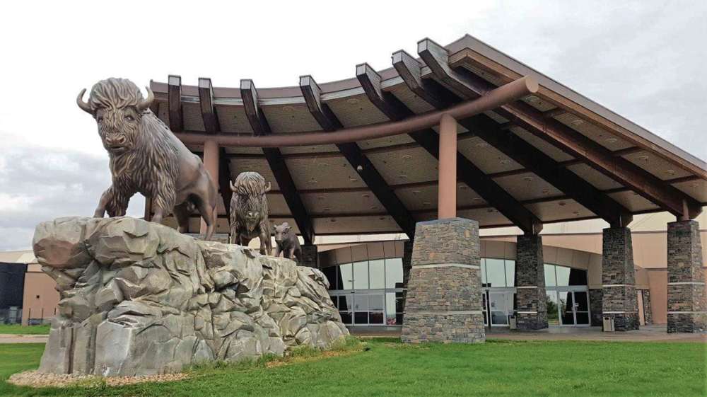 Photo by RoseAnna Schick
The design of Dakota Dunes Resort is a tribute to Indigenous heritage, with angular window lines and exterior wood panels that echo the teepee.