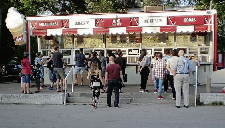 Sou'wester/Dianne Doney
Patient crowds are a regular feature of a visit to the ever-popular Bridge Drive-In.