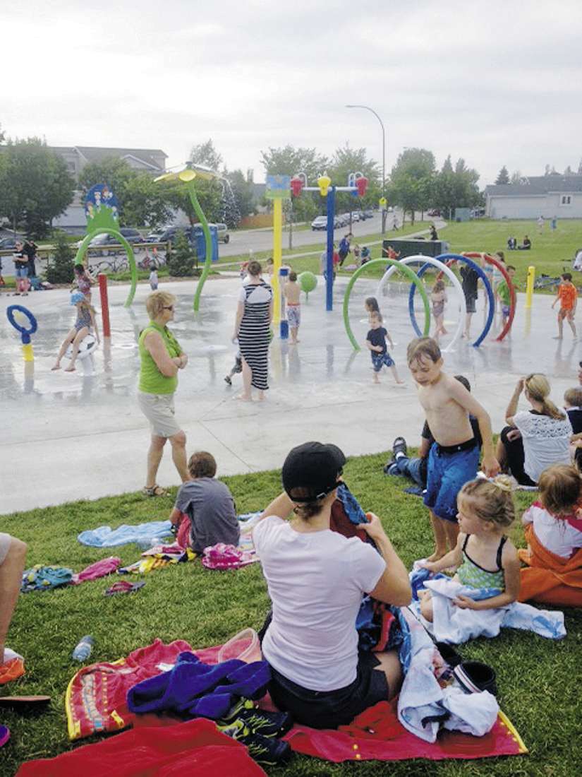 Island Lakes opens splash pad, celebrates 25 years Our Communities