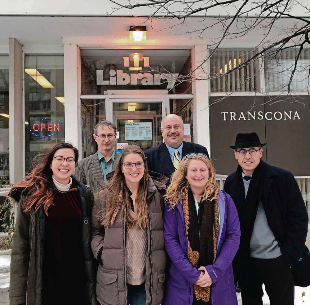 SUPPLIED PHOTO
Students from the University of Winnipeg’s Institute of Urban Studies’ Urban Revitalization course took a look at possible re-uses for the old Transcona Library (111 Victoria Ave. W). Pictured, back row, from left: city planner Glen Doney, Coun. Russ Wyatt (Transcona). From row, from left: U of W students Asia Winter, Delilah Bergen, and Sara Campbell, and professor Jino Distasio.