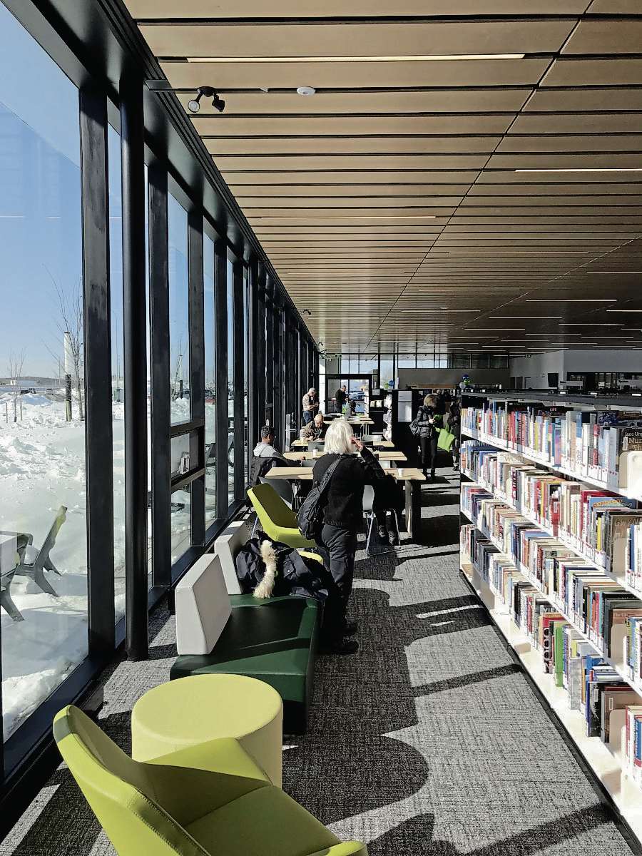 The interior of the nearly 14,000 square foot Transcona Library features an accessible open concept with floor to ceiling windows along the south and north walls. (SHELDON BIRNIE/CANSTAR/THE HERALD)