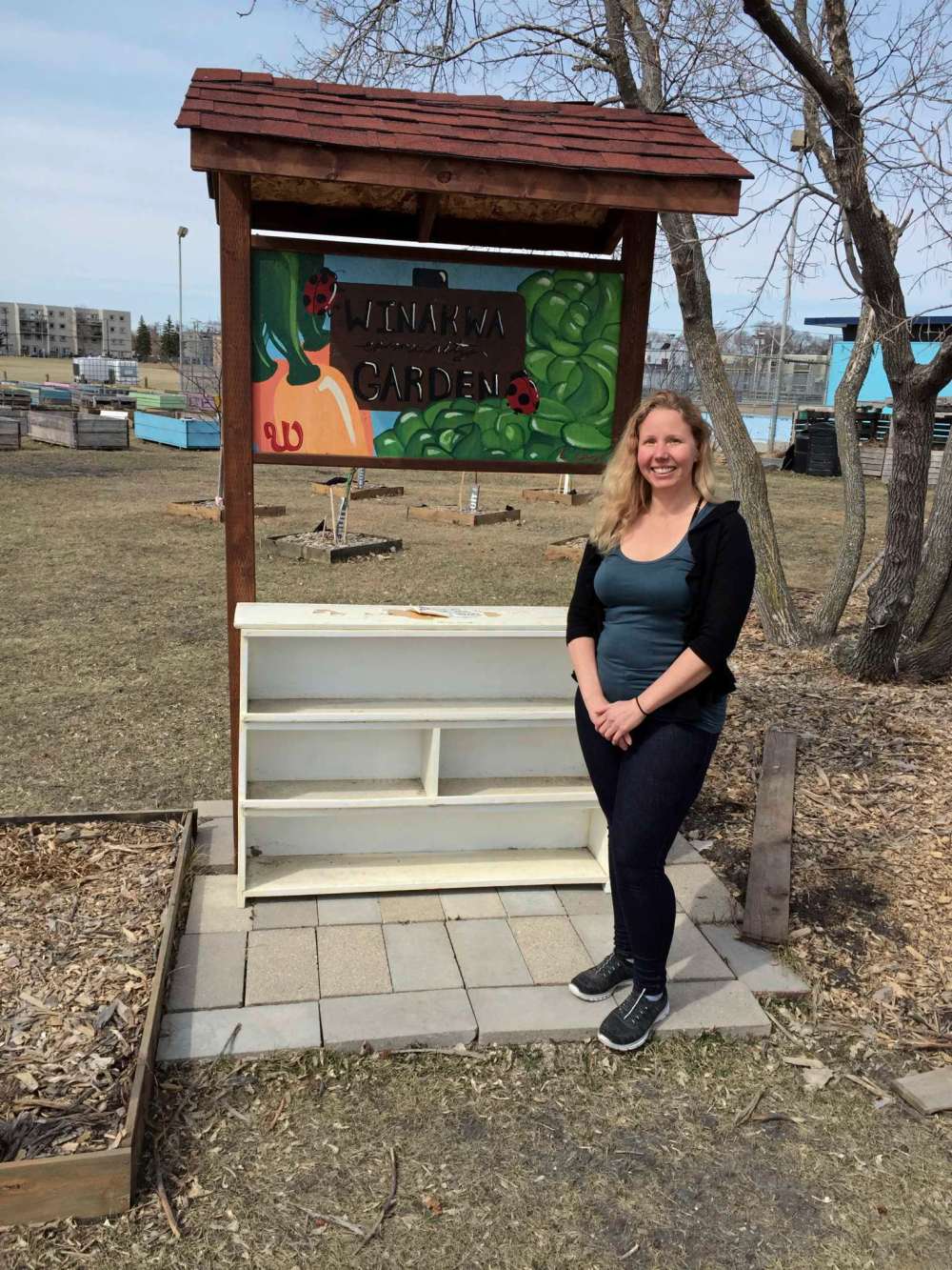 Simon Fuller
A sign now stands at Winakwa Community Garden. It was painted by student Chloe Card.