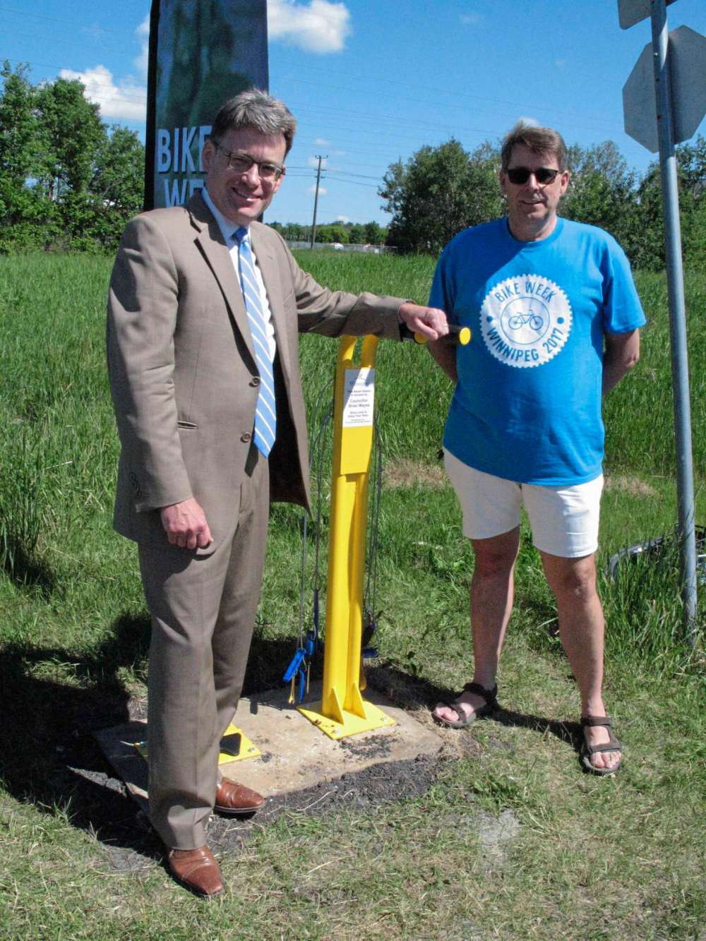 outdoor bike repair station
