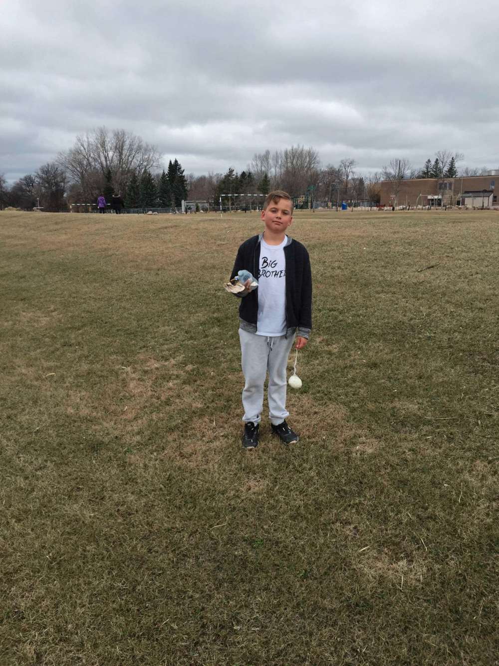 Supplied photo
Students at École St. Norbert Immersion took the initiative on April 27 and headed out into the community armed with garbage bags and gloves to help clean up trash revealed by the winter melt.