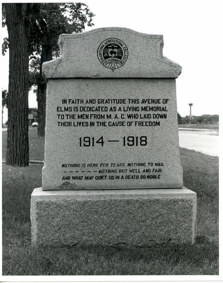 U of M Archives
The granite memorial at Chancellor Matheson Drive and University Crescent was unveiled on Remembrance Day, 1923.