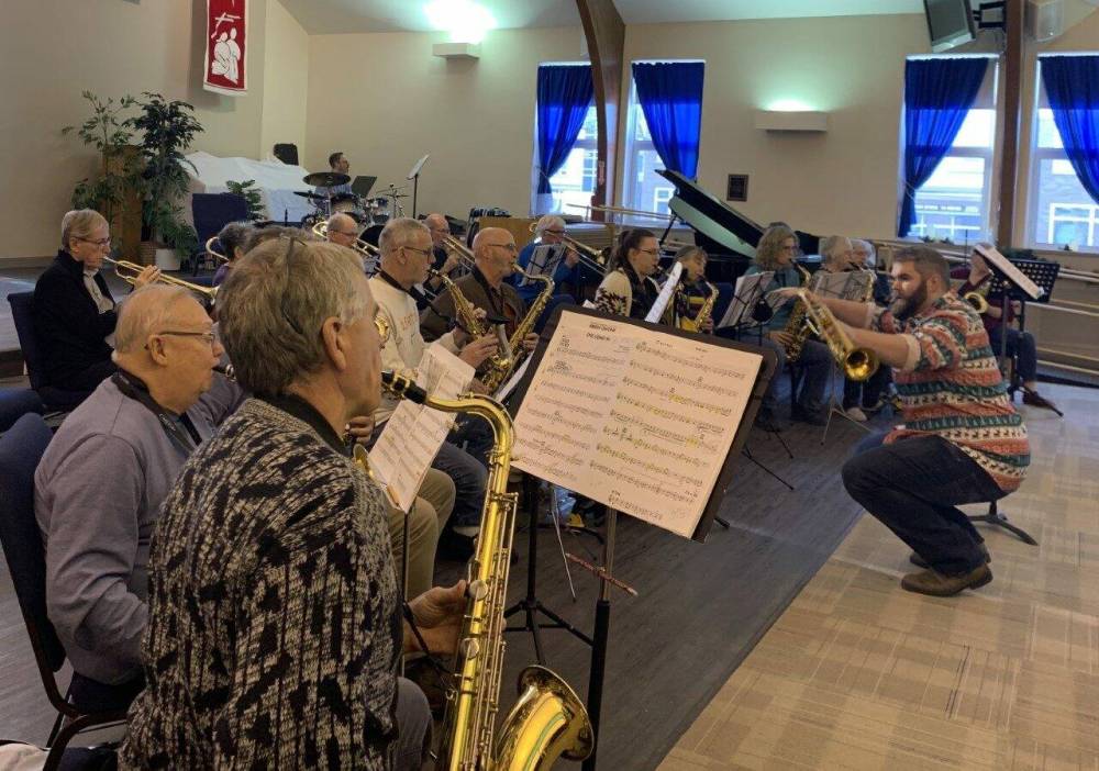 Supplied photo
John Hodge directs the Winnipeg New Horizon Band’s jazz band at rehearsal.