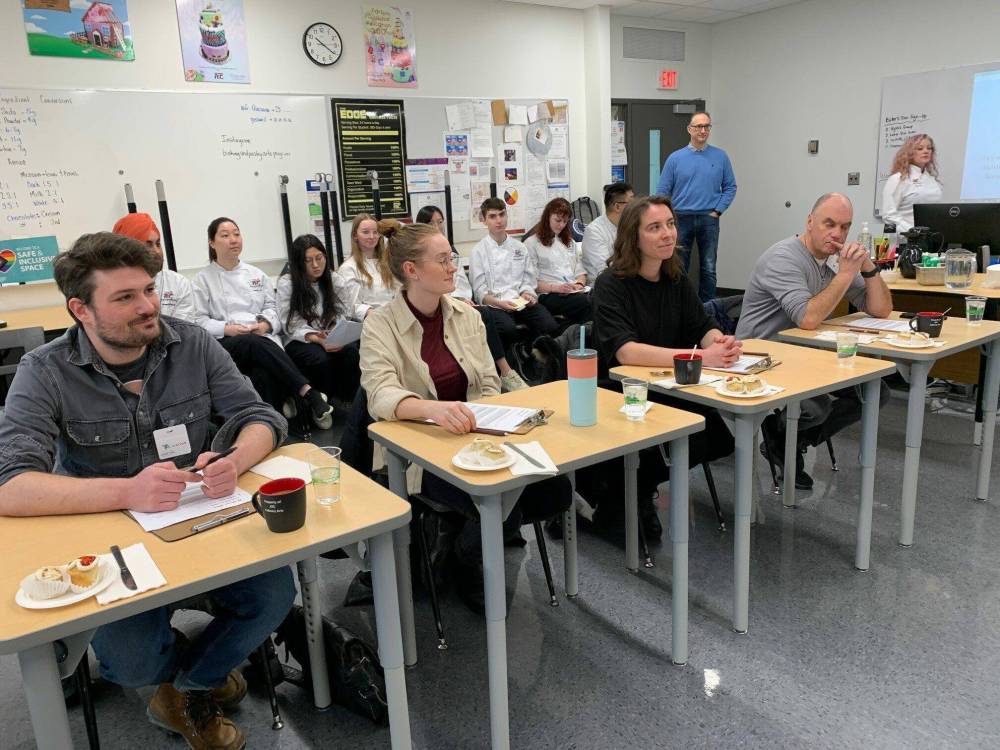 Baking with entrepreneurial verve Our Communities