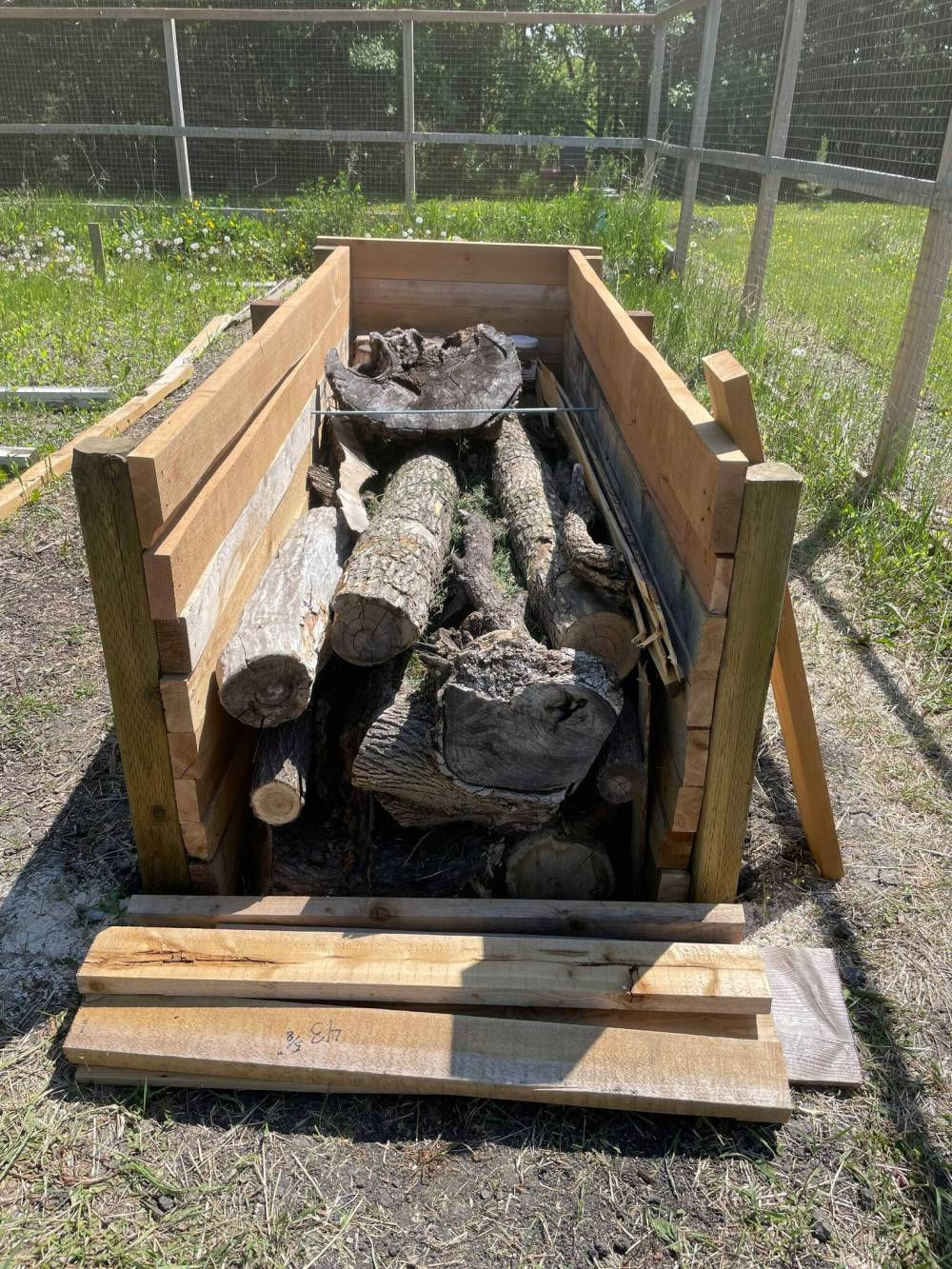 Building a hugekultur garden bed Our Communities