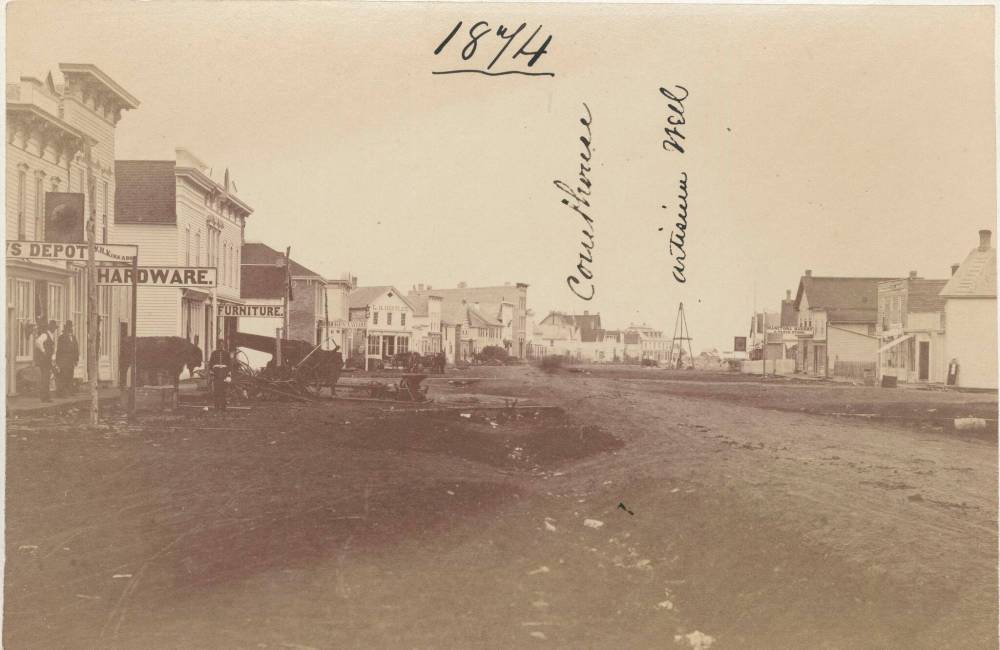 City of Winipeg Archives
Main Street looking north from Portage Avenue, 1874.