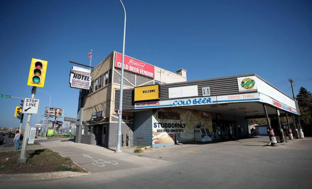 Ruth Bonneville / Free Press
The Cambridge Hotel and its drive-through beer vendor will close forever on Nov. 5.
