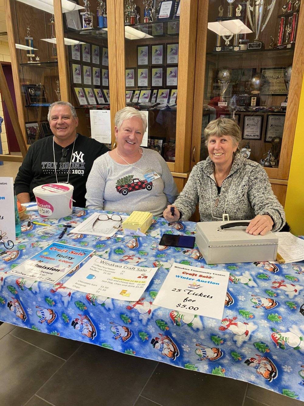 Supplied photo
Volunteers at last year’s Winakwa Community Centre craft sale are pictured — from left: Kel Kathler, Wendy Kathler and Vicki Kerfoot. This year’s event will be held at Winakwa Community Centre (980 Winakwa Rd.) on Nov. 16.