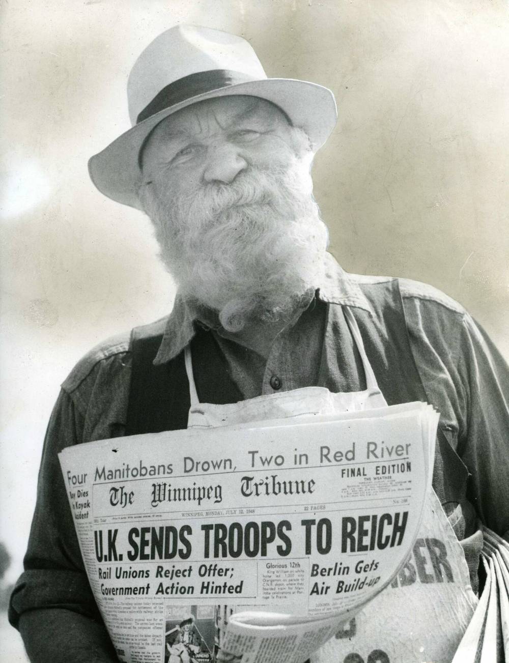 U of M Archives & Special Collections — Winnipeg Tribune fonds
Christopher Kendall, Winnipeg’s Kris Kringle, is pictured here in 1948.
