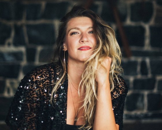 Supplied photo – Winnipeg singer Sheena Rattai presents a show called Getting to Know Paul Simon on Jan. 7 to launch this year's Music ’N’ Mavens concert and lecture series at the Rady Jewish Community Centre.