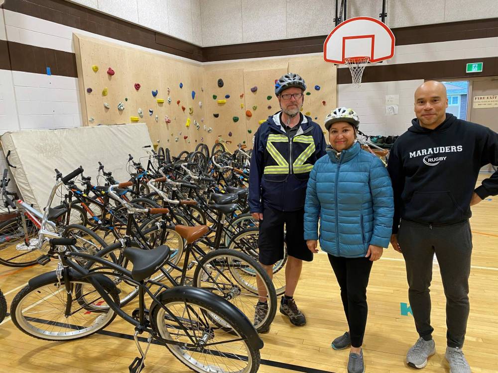 Supplied photo
Coun. Devi Sharma (Old Kildonan), centre, with instructors prior to the bike ride with students participation in the Seven Oaks School Division’s Safe Sustainable Transportation initiative.