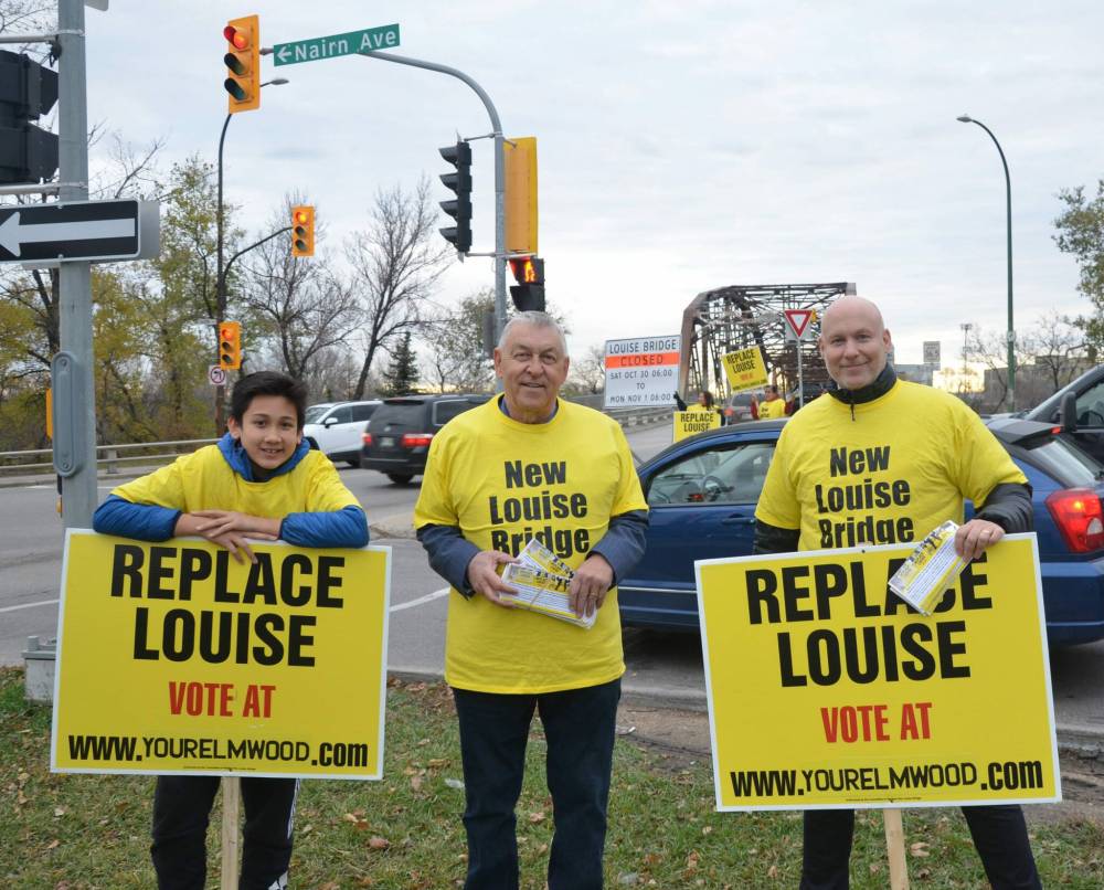 Supplied photo
Elmwood MLA Jim Maloway with late Councillor Jason Schreyer and his son Jared at the Louise Bridge, October 2021.