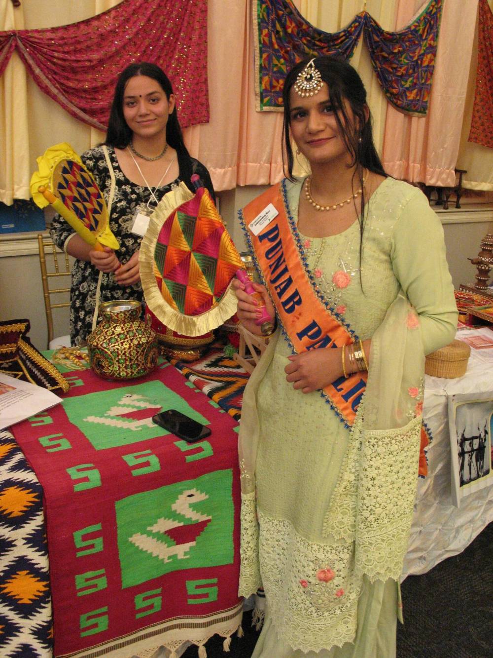 File photo by Simon Fuller
Volunteers at the Punjab pavilion at a past Folklorama event are pictured in this file photo. This year’s Folklorama will be held from Aug. 3 to 16 at venues across the city.