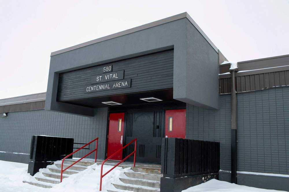 Free Press file photo by Brook Jones
The City of Winnipeg and the St. Vital Minor Hockey Association recently renewed the management agree for the St. Vital Centennial Arena (580 St. Anne’s Rd.) for another five year term. The city also announced its intention to purchase a new chiller for the rink.