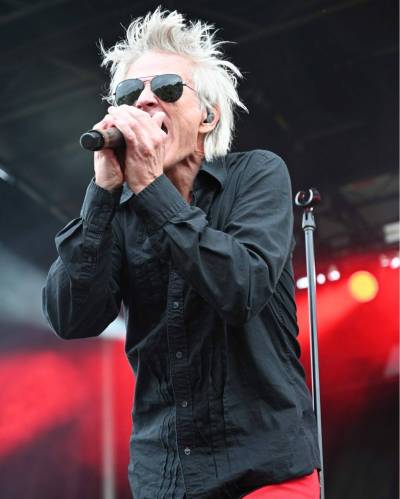 @kerrysklipsphotography
                                Trevor Hurst, pictured in action, singing with Econoline Crush.