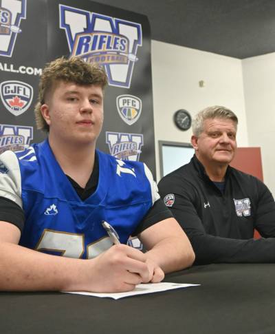 Supplied photo
                                Offensive lineman Logan Garrow, of Murdoch MacKay Collegiate, recently committed to play the 2026 season with the Winnipeg Rifles junior football team, led by coach Geordie Wilson.
