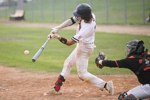 Free Press file photo
                                Elmwood Giants Baseball Club is holding in-person registration March 29 and 29 at Chalmers Community Centre.