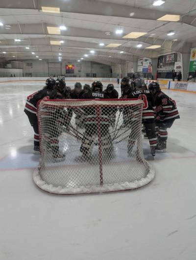 Supplied photo
                                The Béliveau Barracudas girls&rsquo; hockey team won the Manitoba Women&rsquo;s High School Hockey League&rsquo;s Division 3 title recently. Pictured are (back row, from left): May McCusker, Taylor Willoughby, and Lexi André. (Middle row, from left) Braedan King (head coach), Olivia Milberg, Avery Tabak, Sadie Leary, Ruby Oster, Alexis Leary, Grace Bain, Violet Heroux, Rielle Cherewick, Harley Maytchak, Callie Haight, Maddy Kuypers, Will Duffin (assistant coach), and Evan Rogers (assistant coach). (Front row, from left) Quinn Schmidt, Alison Whitaker, Hailey Gauthier, Acadia Flockton, Sarah Craig, Kendra Ott, and Andyn Ewald. Missing: Avan Hepburn and Leah Robinson.