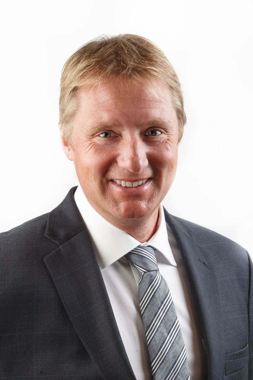 Peters seeks reeve’s chair The Carillon