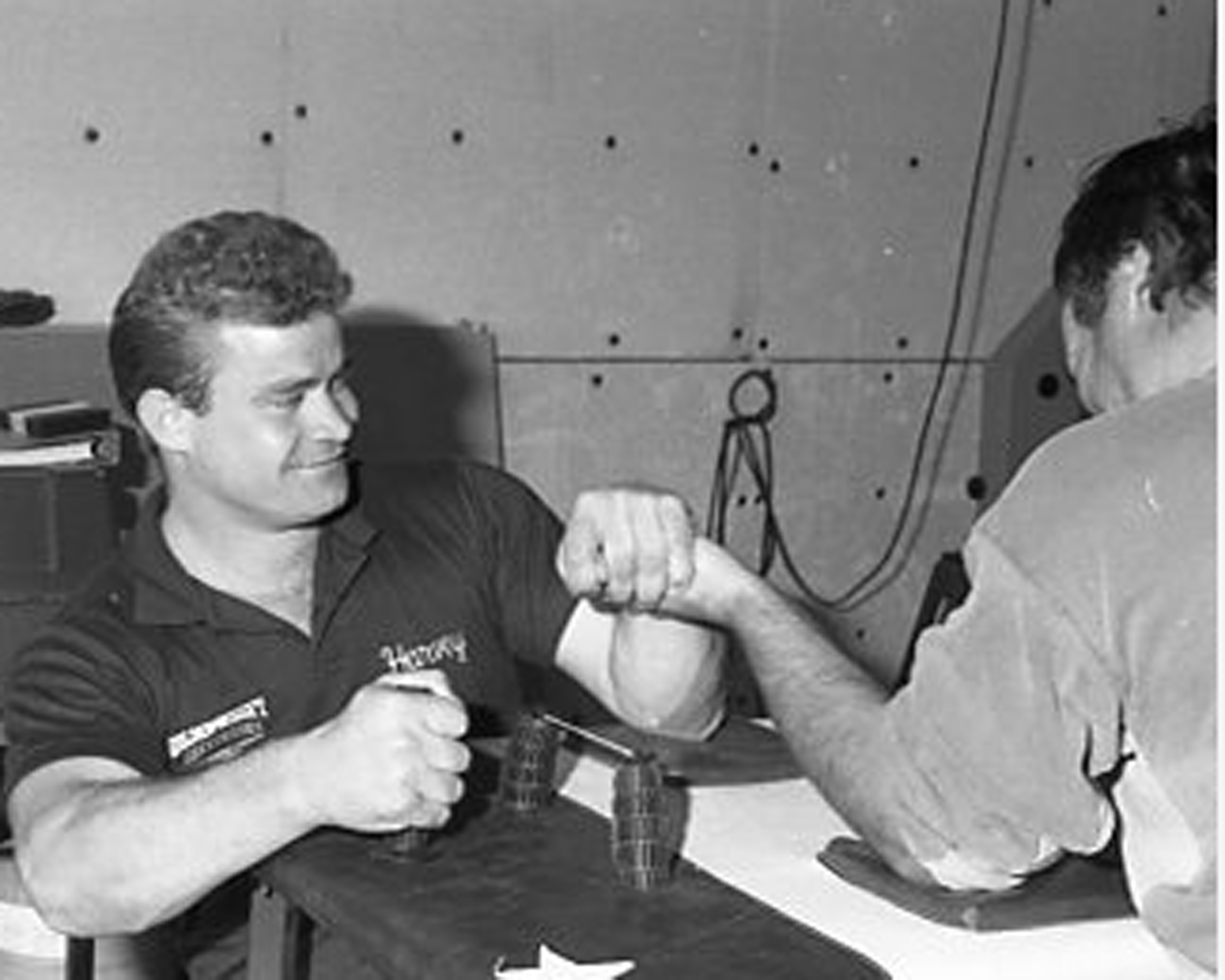 Un bras de fer vise le titre mondial The Carillon Nouvelles Du Monde