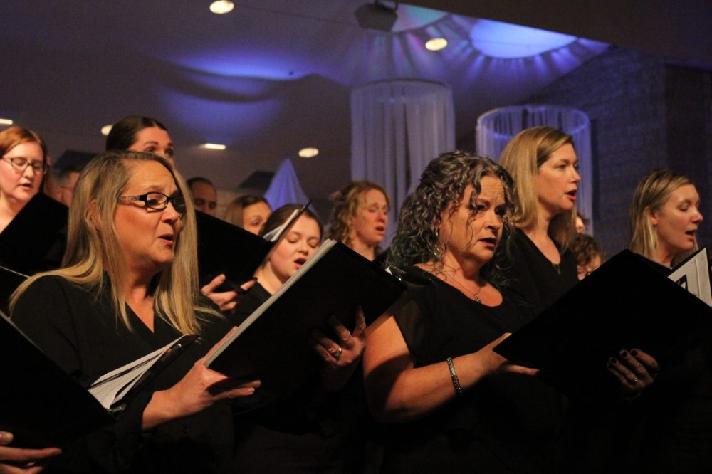 Accent Singers unveil new look in first full concert The Carillon