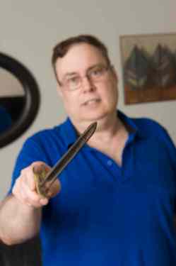 David Lipnowski / Winnipeg Free Press
Neil Ross has memorabilia from both his grandfathers who were in the First World War.