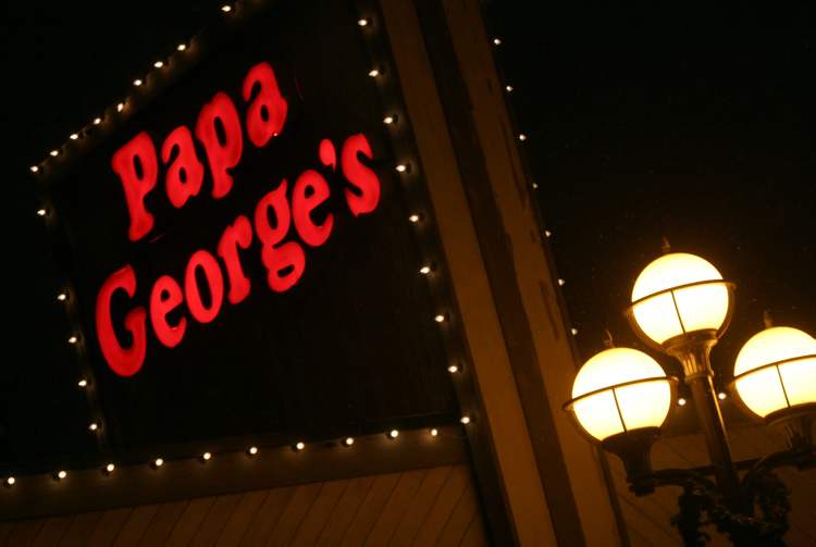 MIKE APORIUS / WINNIPEG FREE PRESS Archives
Papa George's is a late-night dining institution.