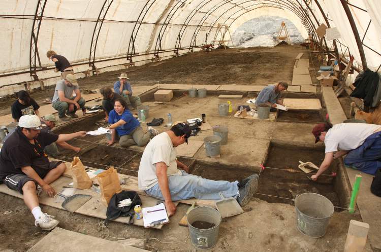 KEN GIGLIOTTI / WINNIPEG FREE PRESS archives
Between 2008 and 2012, archeologists conducted a block excavation at the CMHR site at The Forks and also worked alongside construction crews while work on the the $365-million museum was underway.