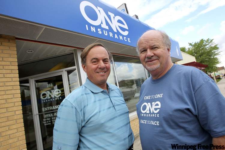 MIKE.DEAL@FREEPRESS.MB.CA
Allan Molitowsky (left) and Dale McMillan of One Insurance Group in Selkirk, say there's strength in numbers.