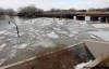 TREVOR HAGAN / WINNIPEG FREE PRESS
The view from the Moorhead side of the Veterans Memorial Bridge, whichcrosses the Red River to Fargo.