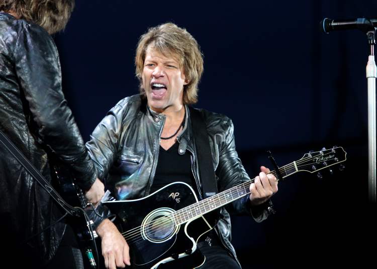 Jersey giants stop the rain (concert review) – Winnipeg Free Press