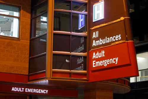 Trevor Hagan / Winnipeg Free Press
The Adult Emergency entrance to the Health Sciences Centre on William Avenue.