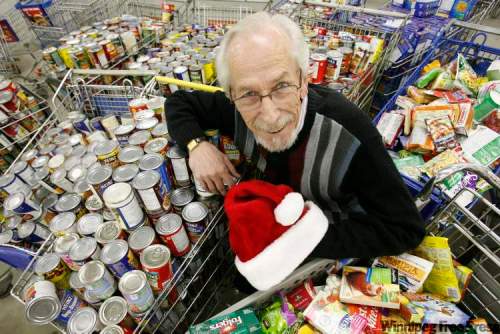 JOHN WOODS / WINNIPEG FREE PRESS
Kai Madsen has been with the Christmas Cheer Board of Winnipeg since the 1970s.