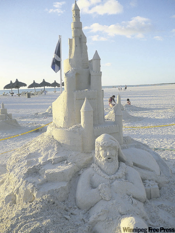 KEVIN ROLLASON / WINNIPEG FREE PRESS
Learning how to build a sand castle out of icing sugar-like sand from the beach is just one of the numerous activities you can indulge in while staying at the Marco Island Marriott Beach Resort.