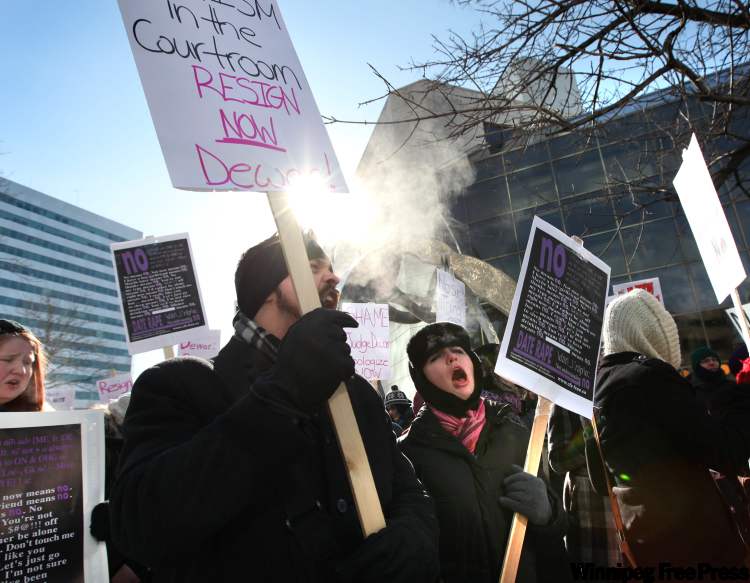 Ruth Bonneville / Winnipeg Free Press
Noisy protesters gather outside the Law Courts building over the lunch hour Friday to voice disapproval of comments by Justice Robert Dewar.