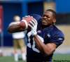 KEN GIGLIOTTI / WINNIPEG FREE PRESS archives
Strained knee forced Henoc Muamba from game.