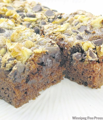 KELVIN HENDERSON / WINNIPEG FREE PRESS
Applesauce cake