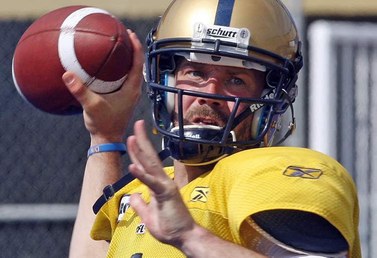 KEN GIGLIOTTI / WINNIPEG FREE PRESS
Starting QB Buck Pierce during practice.